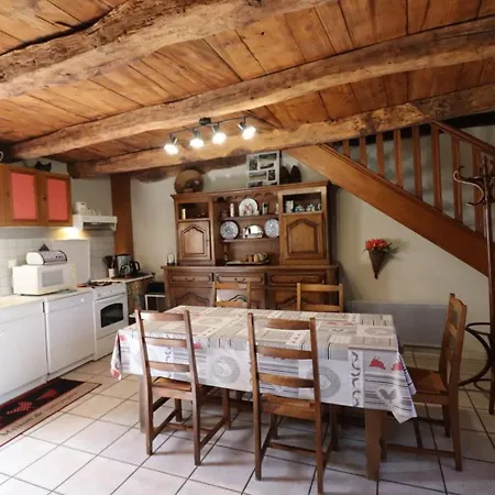Anglards-de-salers, 3 Pieces, 4 Personnes - Fr-1-742-4 Casa vacanze Anglards-de-Salers